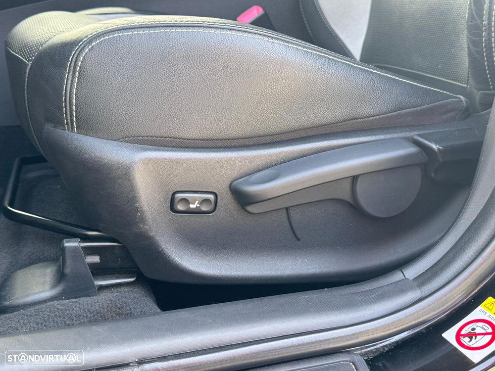 Toyota Avensis SW 2.0 D-4D Luxury+Navi - 28