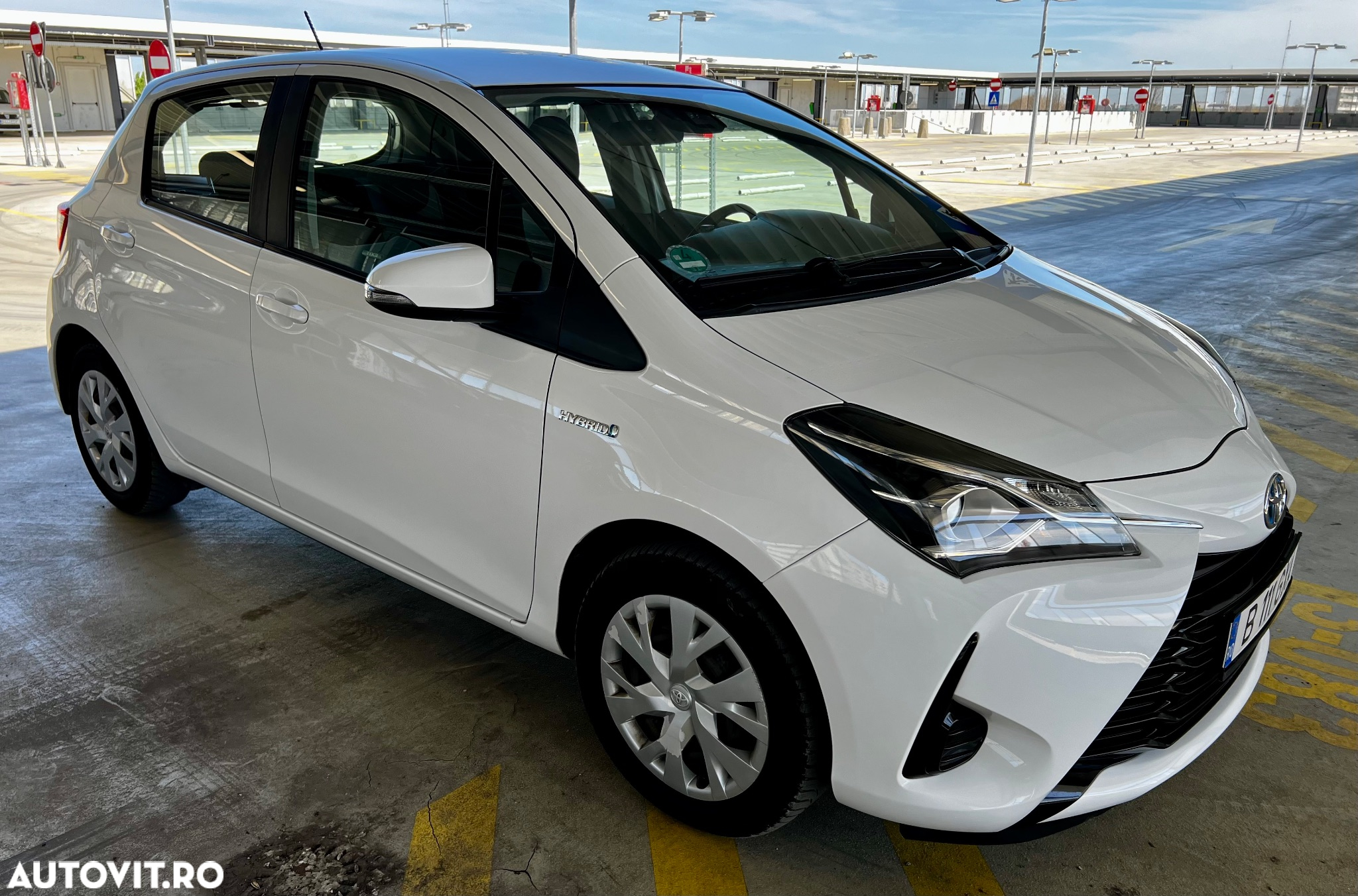 Toyota Yaris 1.5 VVT-i HSD Active - 3