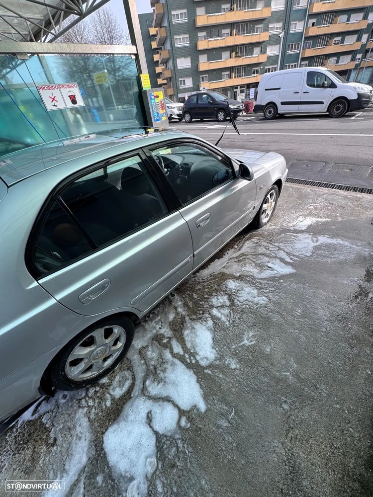 Hyundai Accent 1.3 GLS - 9