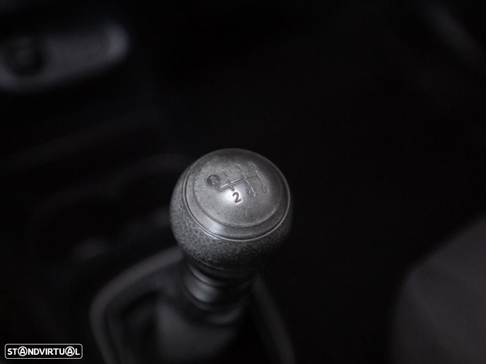 Toyota Yaris bizz 1.4 D-4D C/IVA - 17