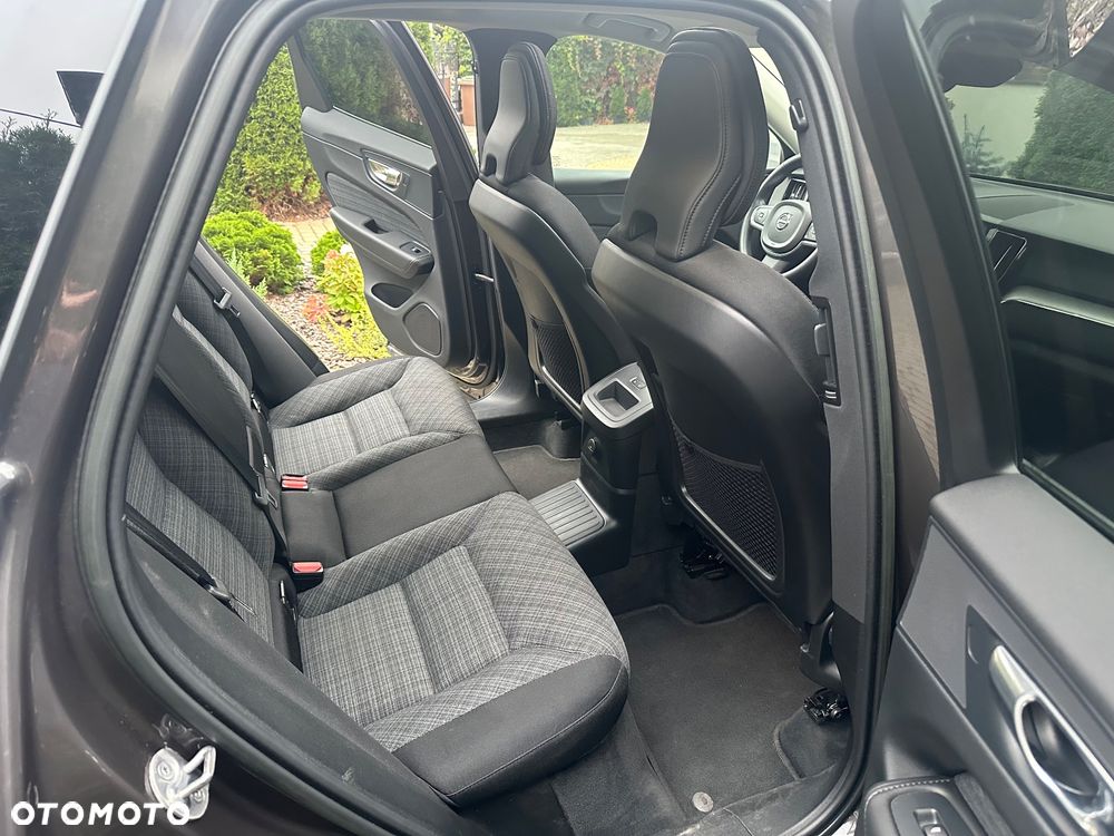 Volvo XC 60 T6 Plug-In Hybrid AWD Ultra Bright - 27