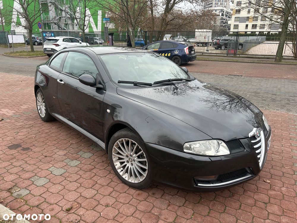 Alfa Romeo GT 1.9 JTD M-Jet Distinctive - 3