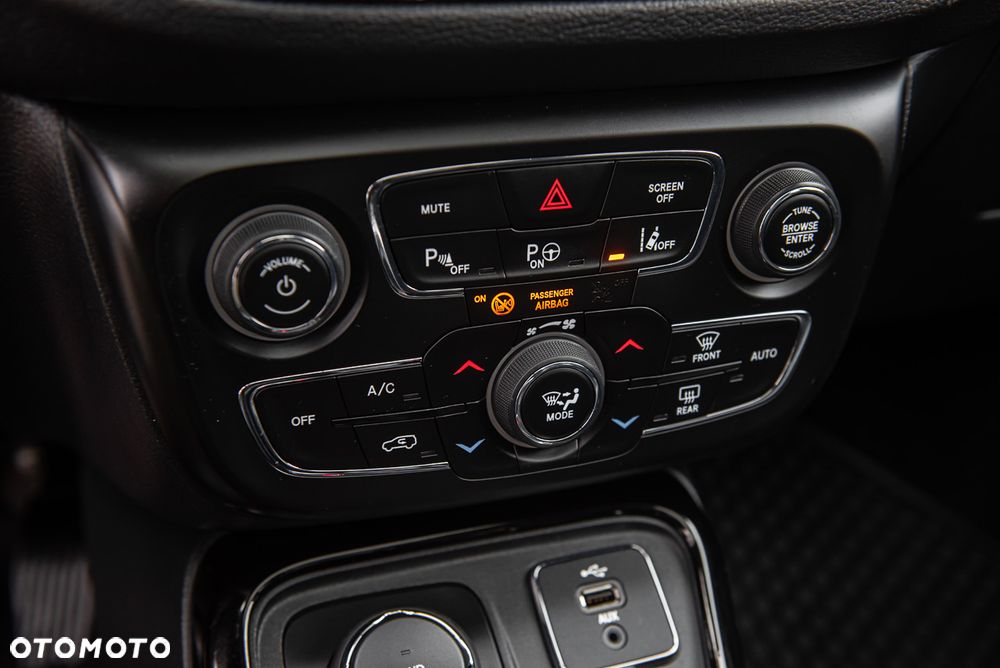 Jeep Compass 1.4 TMair Limited 4WD S&S - 23