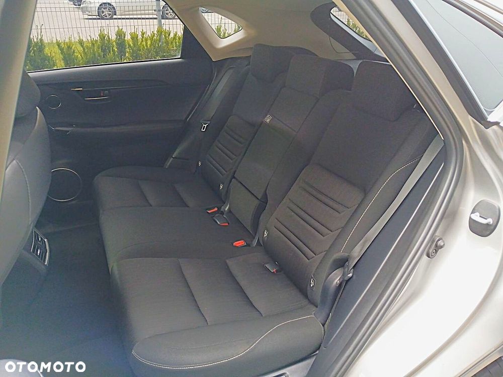 Lexus NX 300h Business Edition AWD - 27