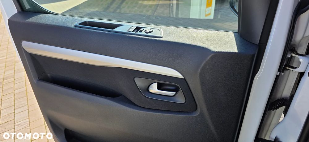 Opel Vivaro L3H1 2.0 177KM AUTOMAT 8-biegów - 9