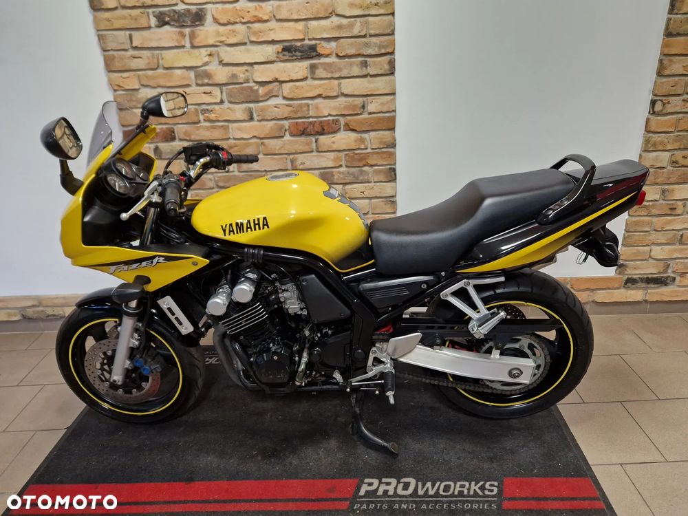 Yamaha FZS - 13