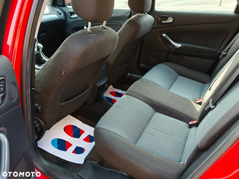 Ford Mondeo 2.0 Ghia X - 8