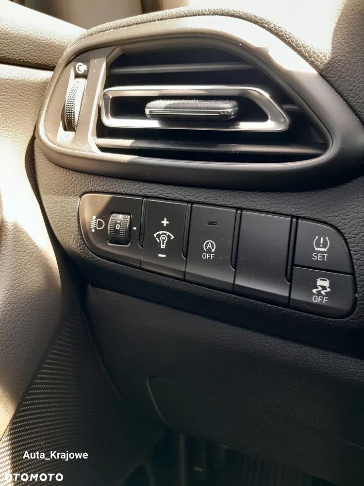Hyundai i30 1.5 DPI Smart - 25