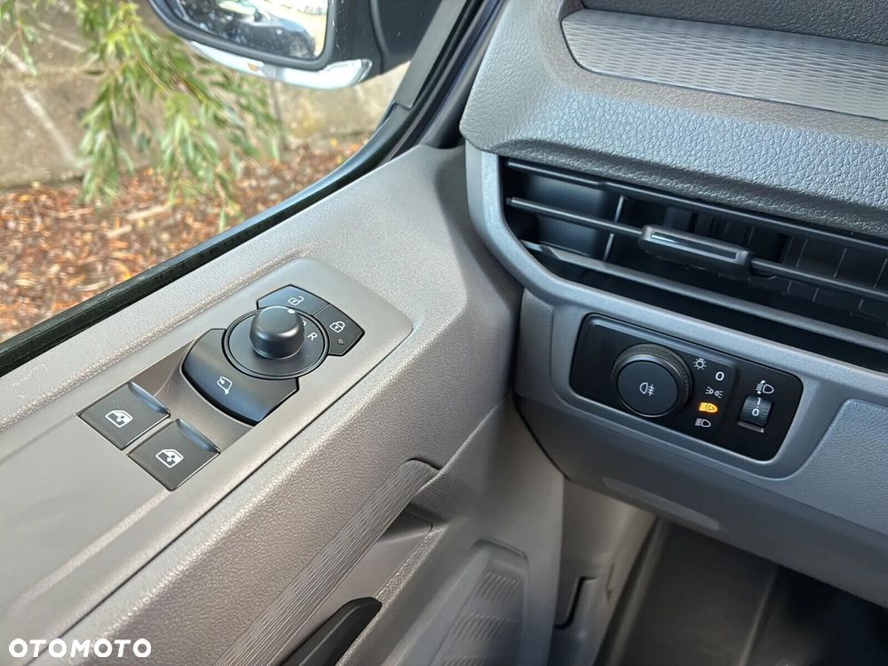 Volkswagen Transporter Furgon AUTOMAT/L2H1, 2.0 TDI 150 KM - 25