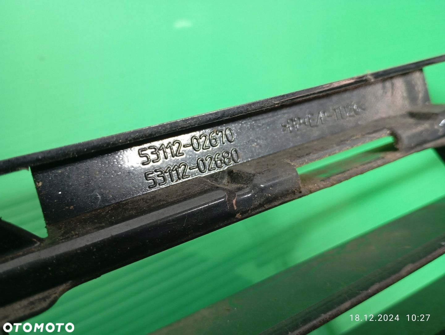 TOYOTA AURIS 2 LIFT 15-18 KRATKA ZDERZAKA ŚRODKOWA PRZÓD 53112-02670 - 11