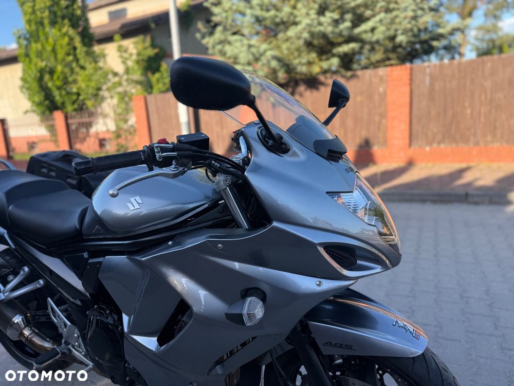 Suzuki GSX - 4