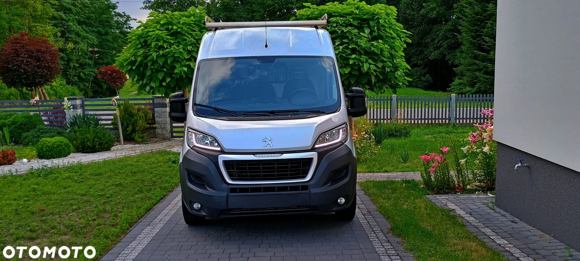 Nissan NV400 - 1