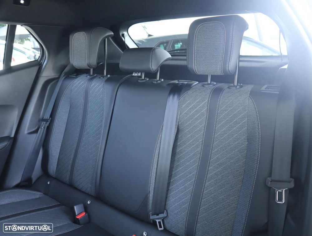 Peugeot 2008 1.2 Hybrid Allure e-DCS6 - 23