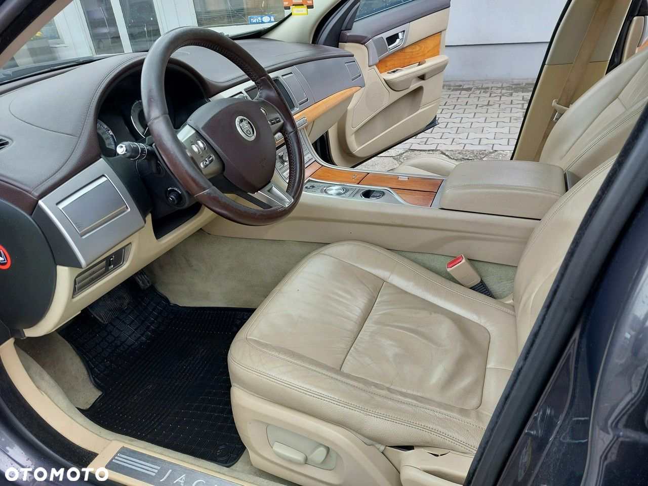 Jaguar XF 2.7 V6 D Premium Luxury - 10