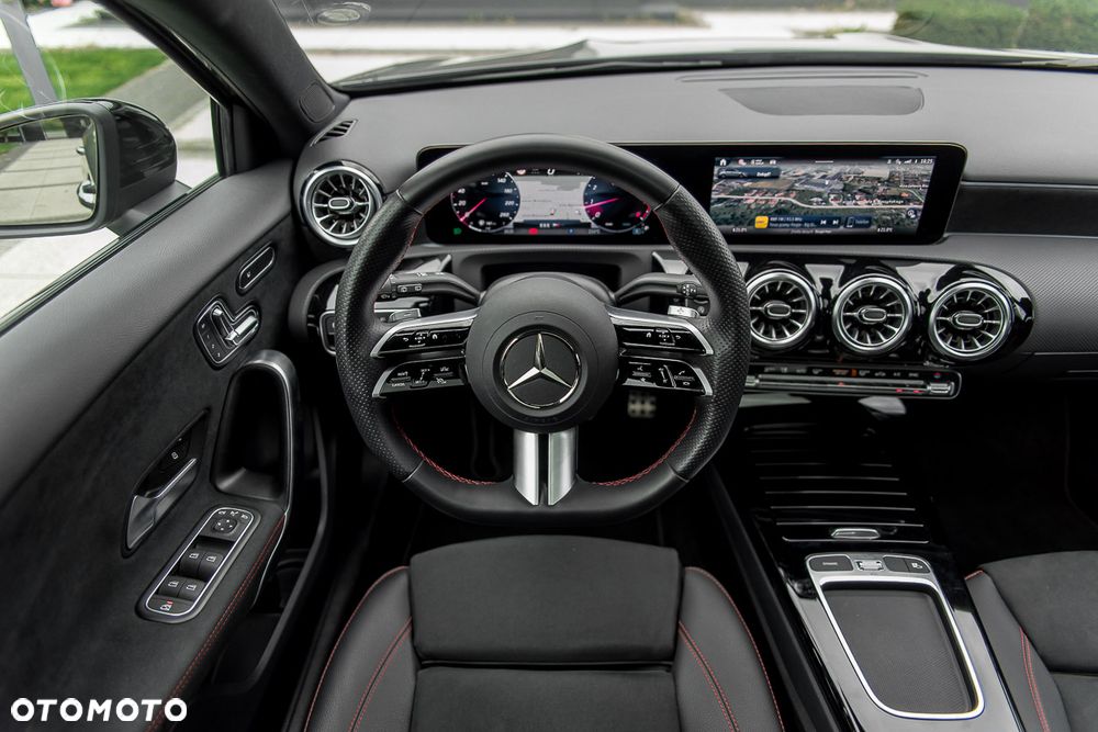 Mercedes-Benz Klasa A 220 4-Matic AMG Line 8G-DCT - 18