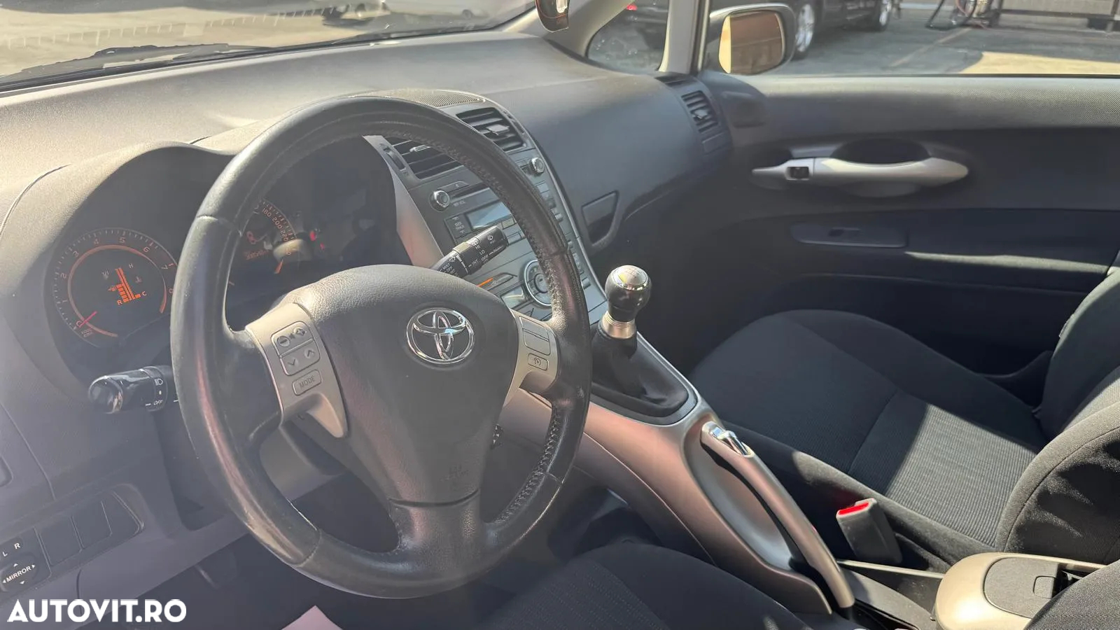 Toyota Auris 1.6 Luna - 8