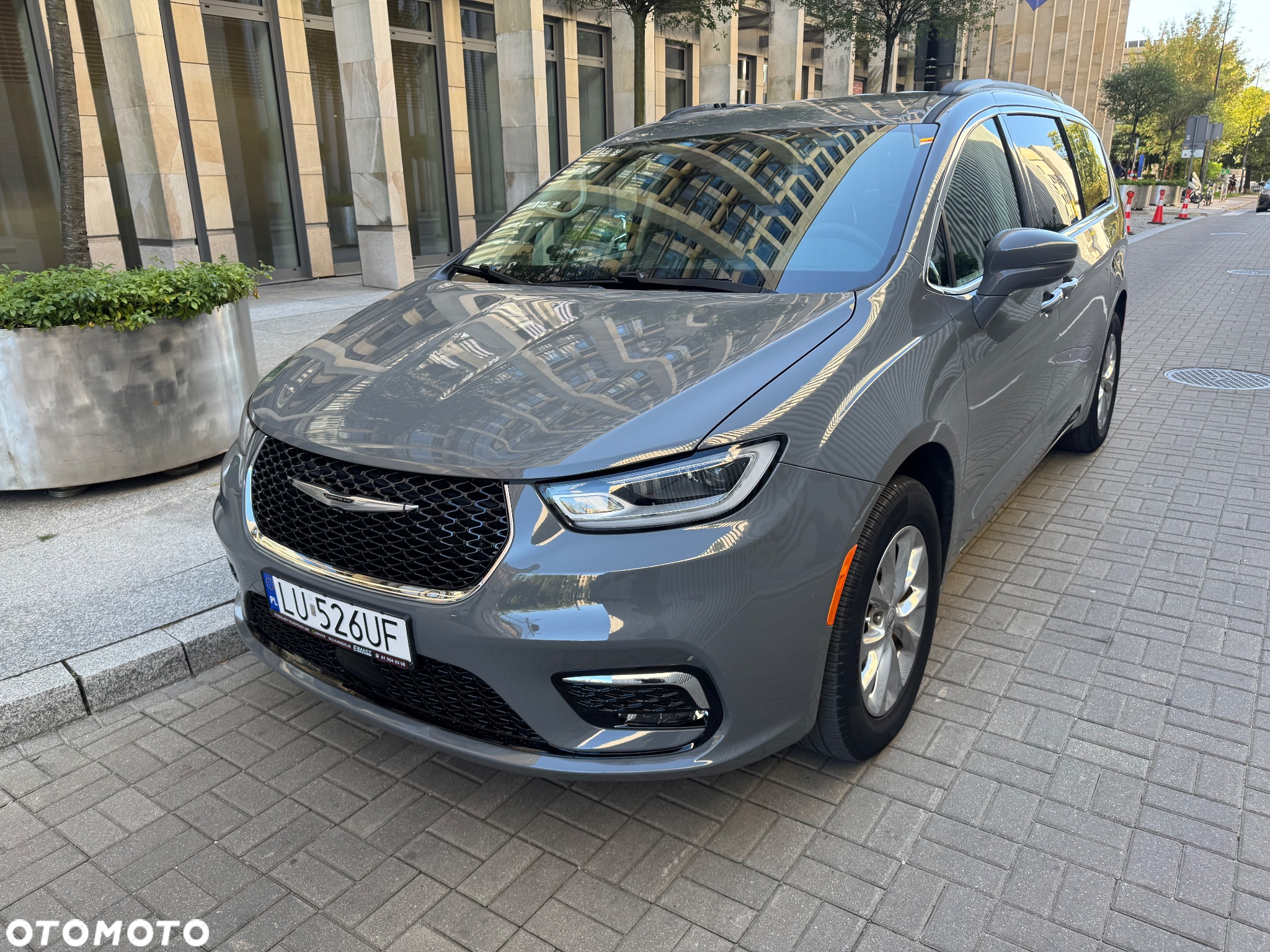 Chrysler Pacifica - 12