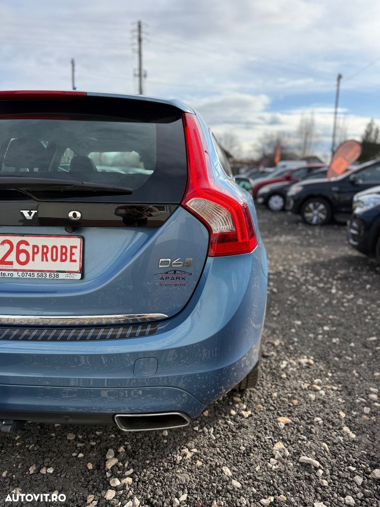 Volvo V60 D6 Plug-In-Hybrid AWD Geartronic Momentum - 14