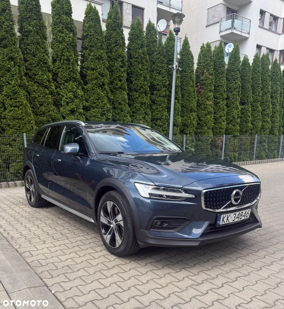 Volvo V60 B4 D Momentum Pro - 1