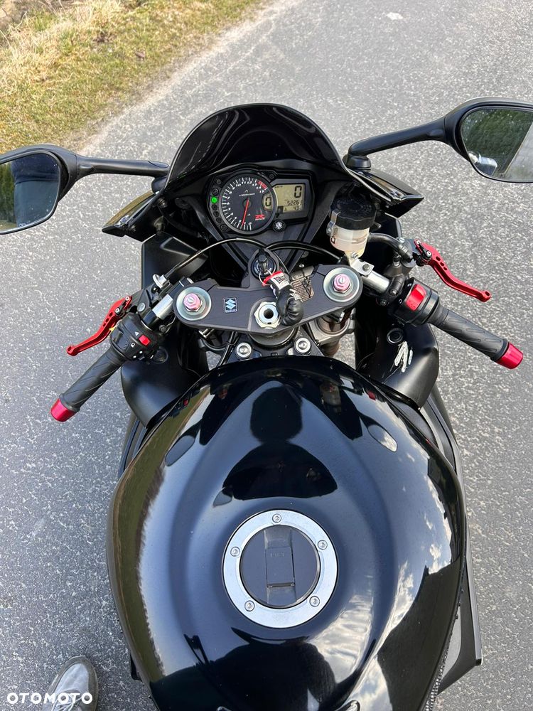 Suzuki GSX-R - 6