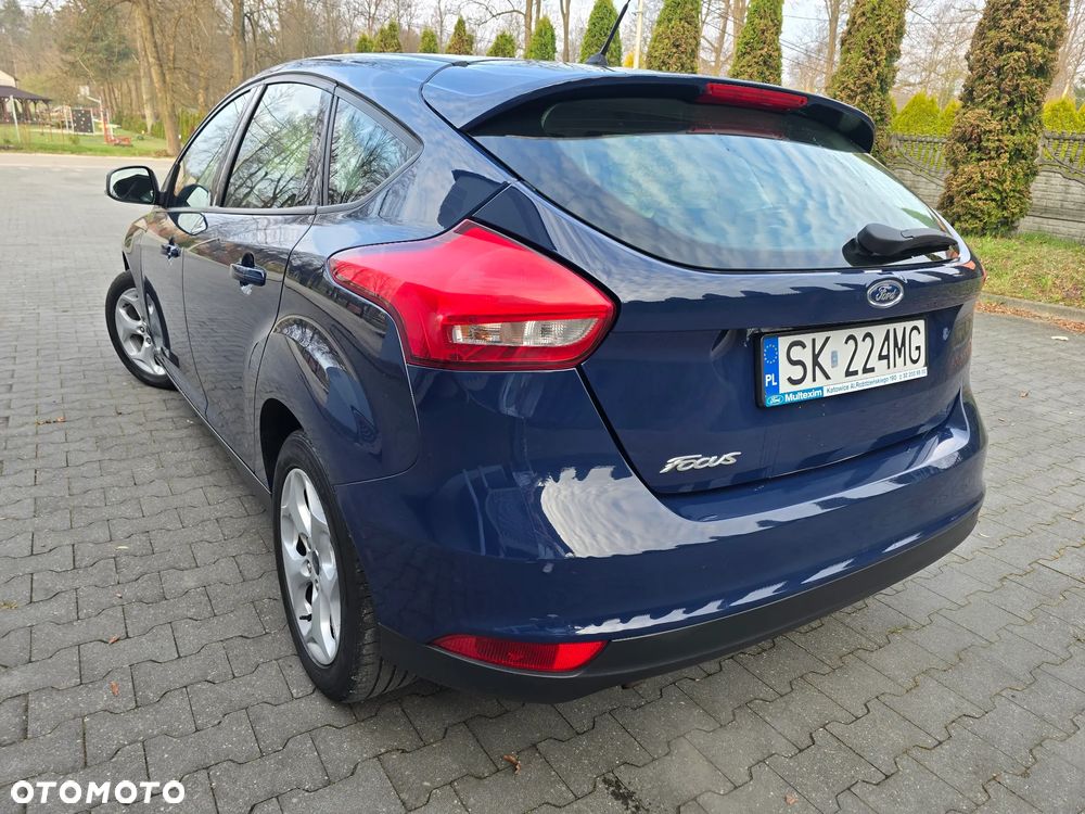 Ford Focus 1.6 Trend Sport - 12