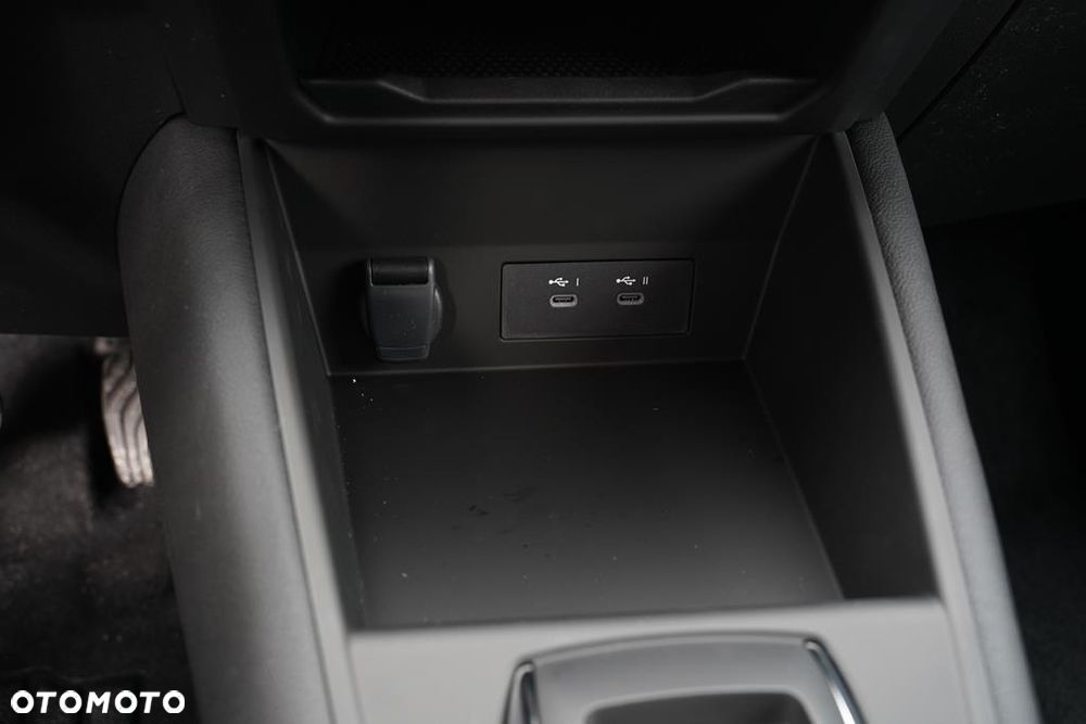 Renault Captur 1.3 TCe mHEV Techno EDC - 24