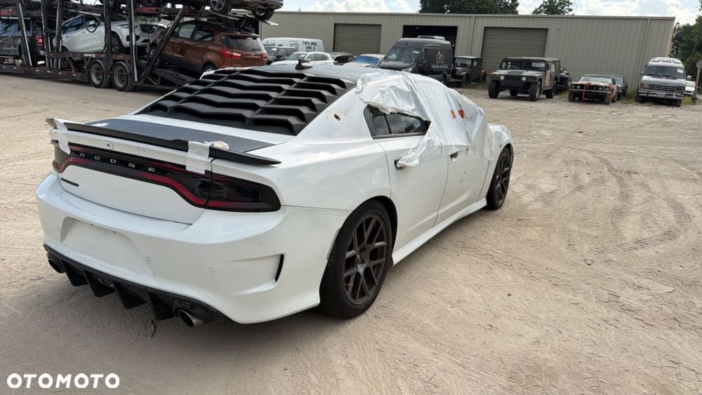 Dodge Charger 5.7 R/T Daytona - 21