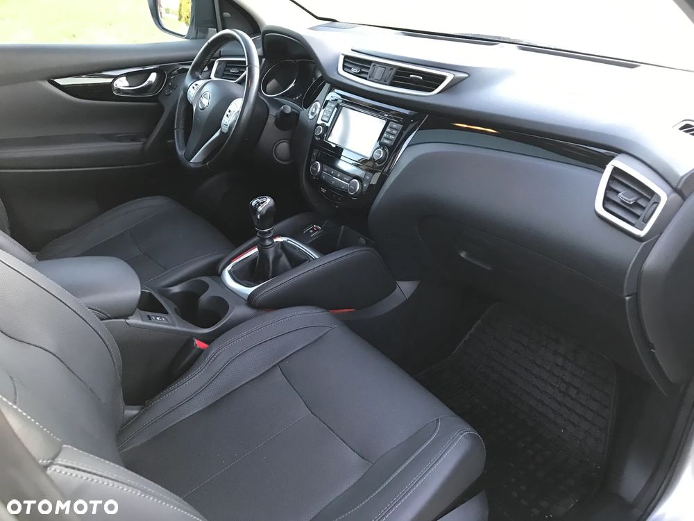 Nissan Qashqai 1.6 DCi 4x4 N-Connecta EU6 - 14