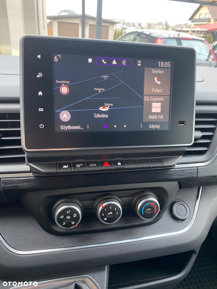 Renault Trafic Grand 2.0 dCi - 6