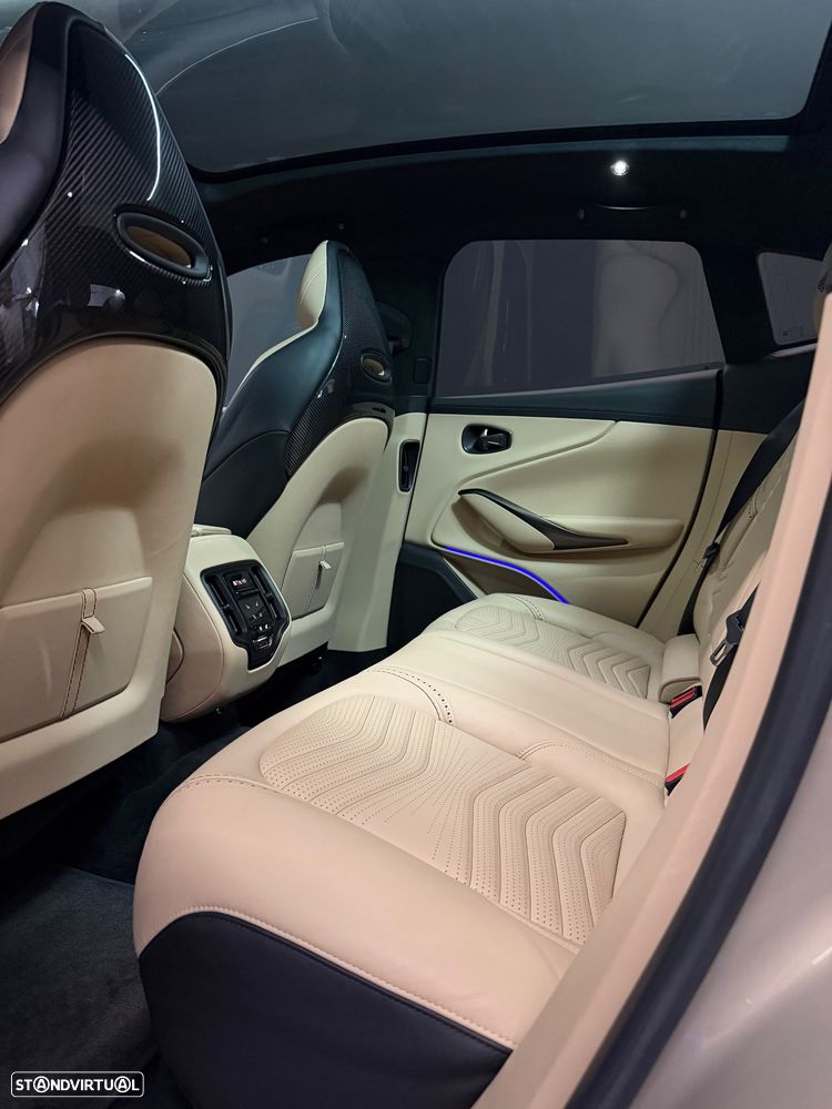 Aston Martin DBX 4.0 Twin-Turbo V8 - 17