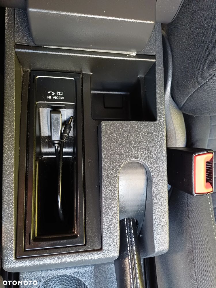 Volkswagen Touran 2.0 TDI DPF BlueMotion Technology Cup - 22