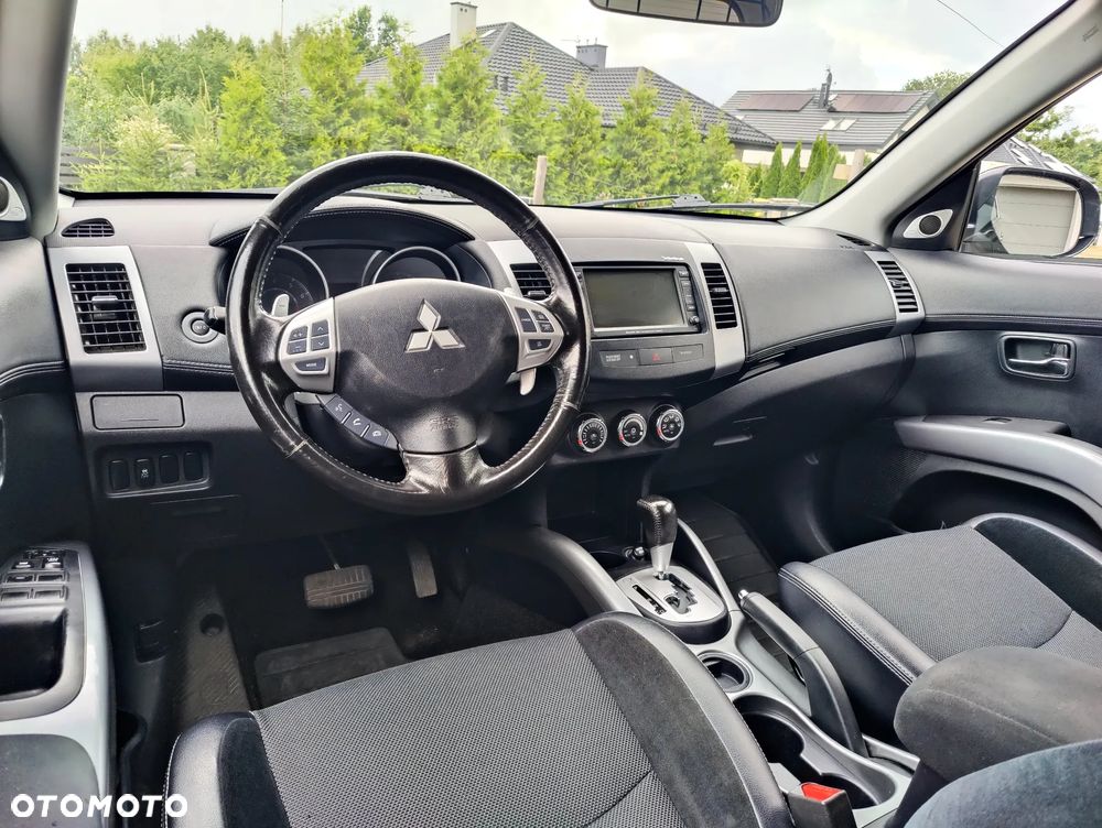 Mitsubishi Outlander 2.0 Intense + NAVI 2WD EU5 CVT - 16
