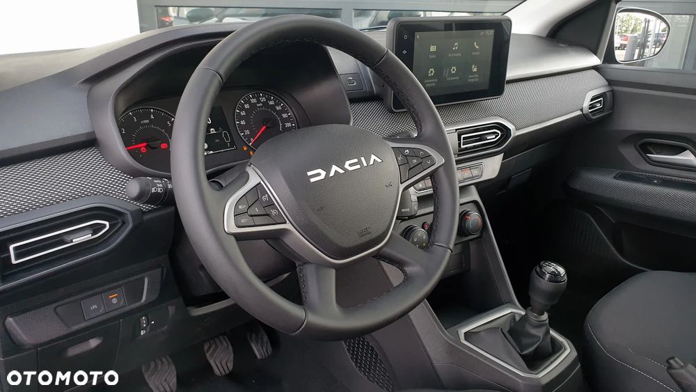 Dacia Sandero - 8