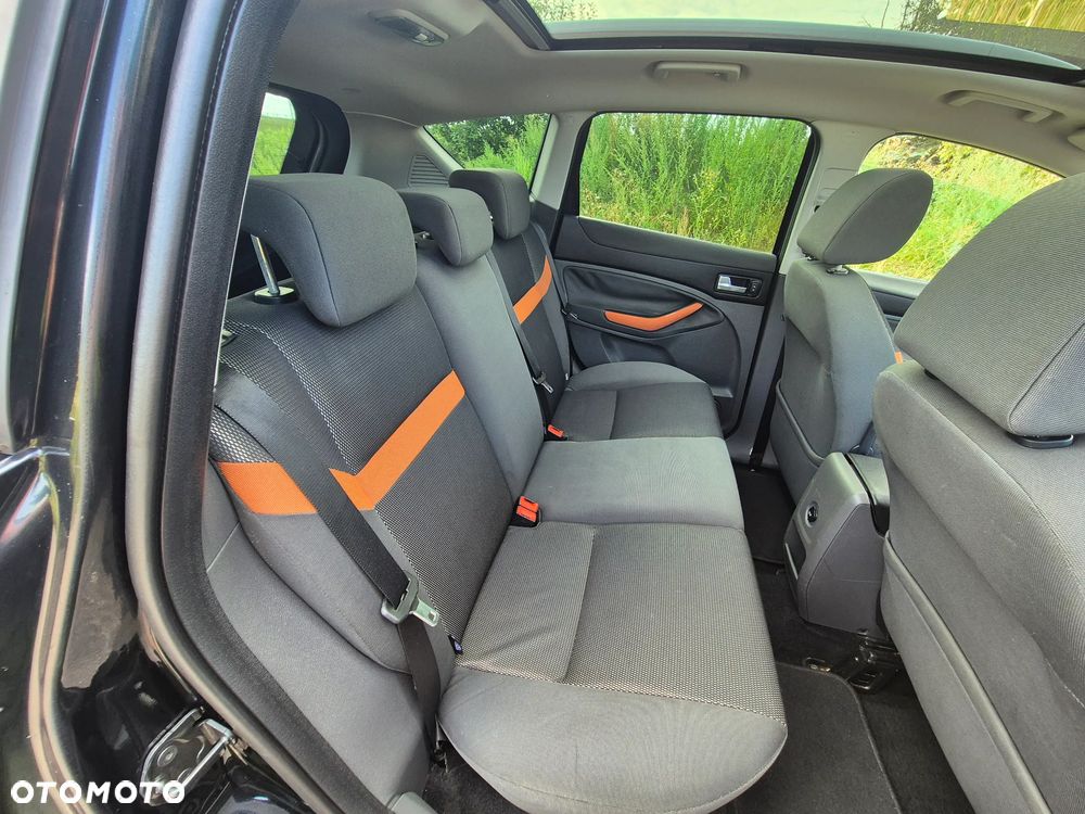 Ford Kuga 2.0 TDCi 2x4 Titanium - 21