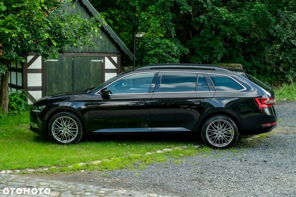 Skoda Superb 2.0 TDI DSG Premium Edition - 10