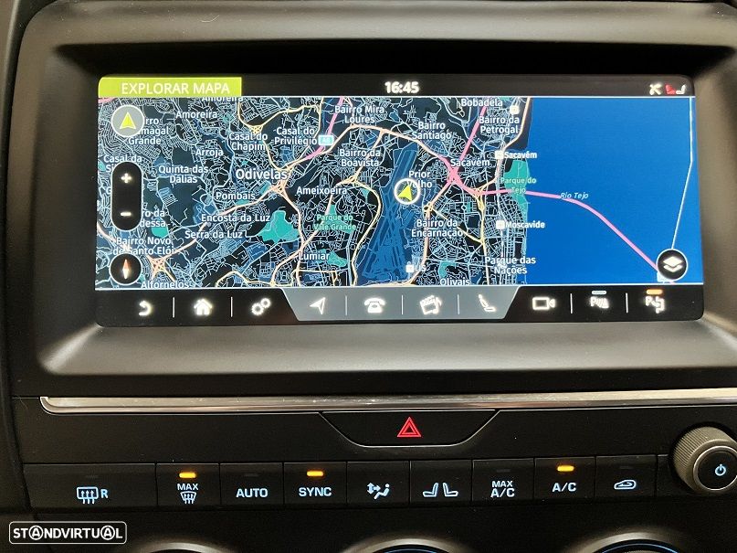 Jaguar E-Pace 2.0 i4D R-Dynamic S AWD Aut. - 32