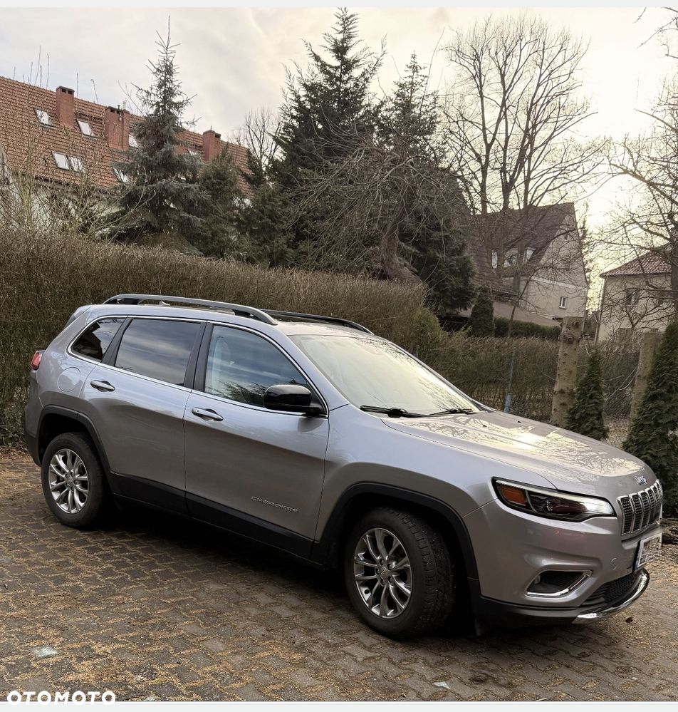 Jeep Cherokee - 1