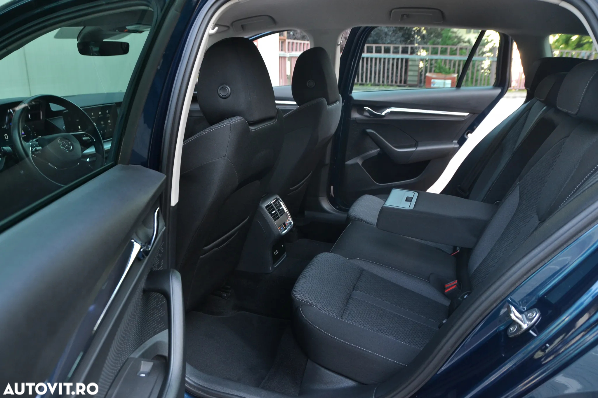 Skoda Octavia Combi 2.0 TDI DSG 4X4 Style - 13