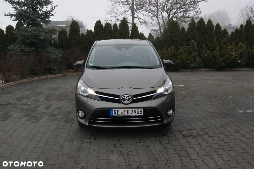 Toyota Verso 1.8 Multidrive Edition - 20