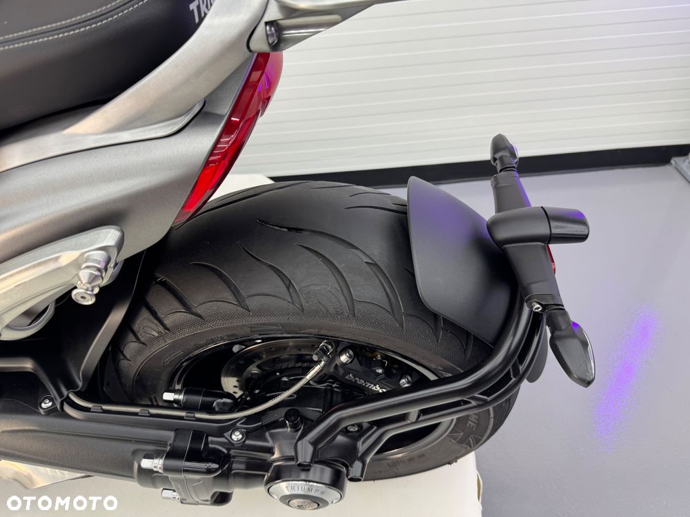 Triumph Rocket - 28