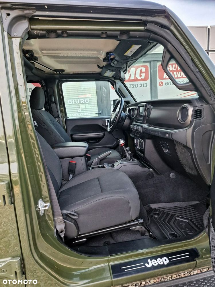 Jeep Wrangler - 27