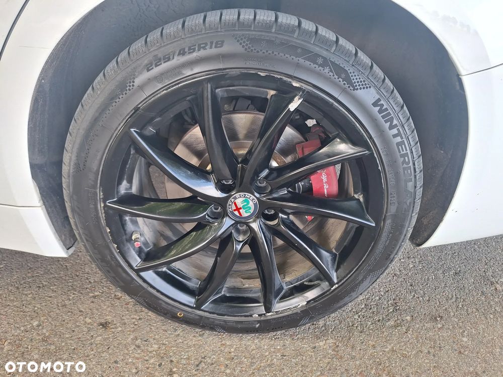 Alfa Romeo Giulia 2.0 Turbo TI Q4 - 19