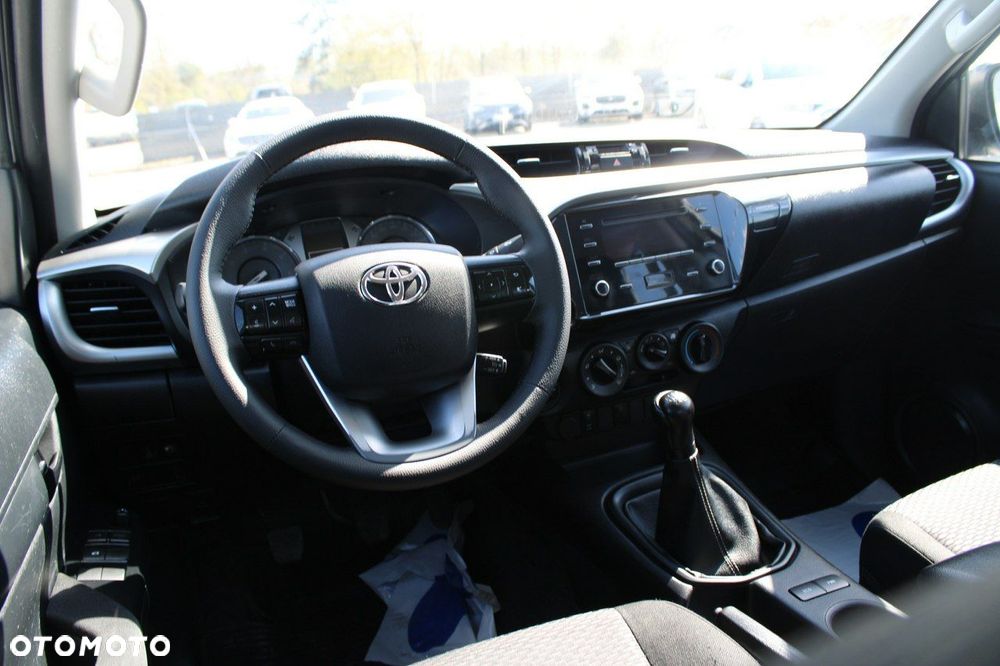 Toyota Hilux - 15