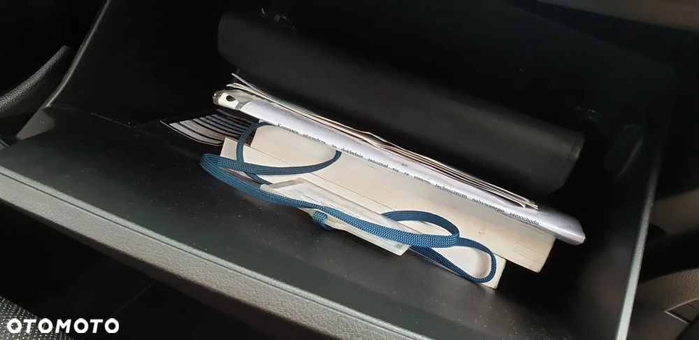 Kia Carens 1.7 CRDi M 7os - 14