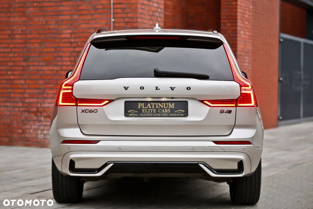 Volvo XC 60 B4 D AWD Ultimate Dark - 14