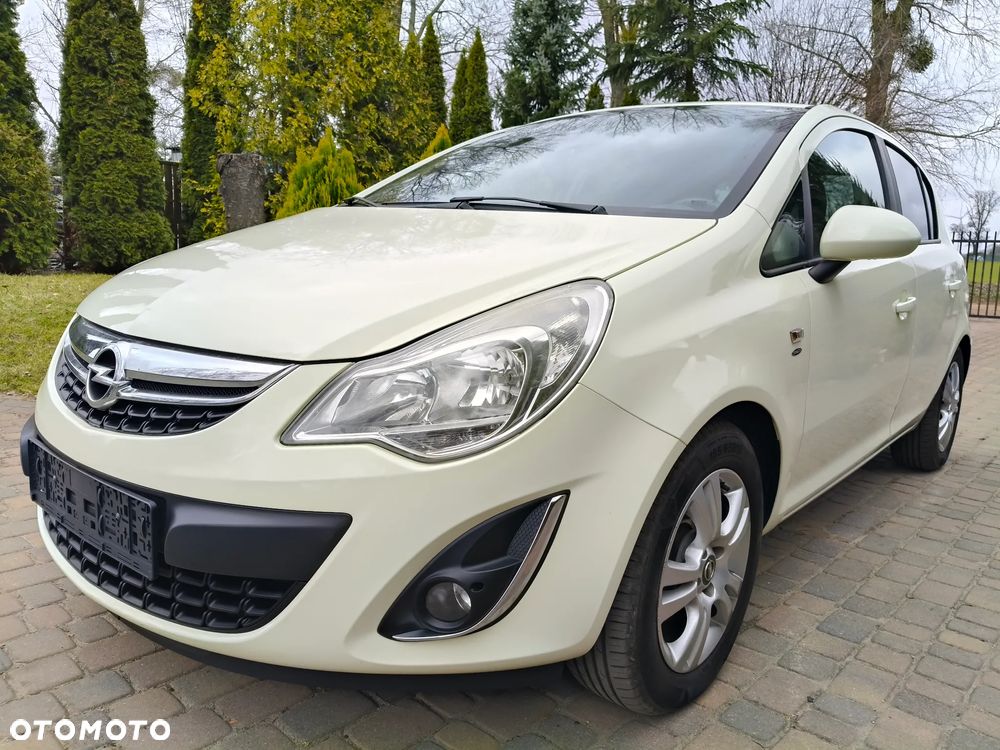 Opel Corsa 1.2 16V Cosmo - 9