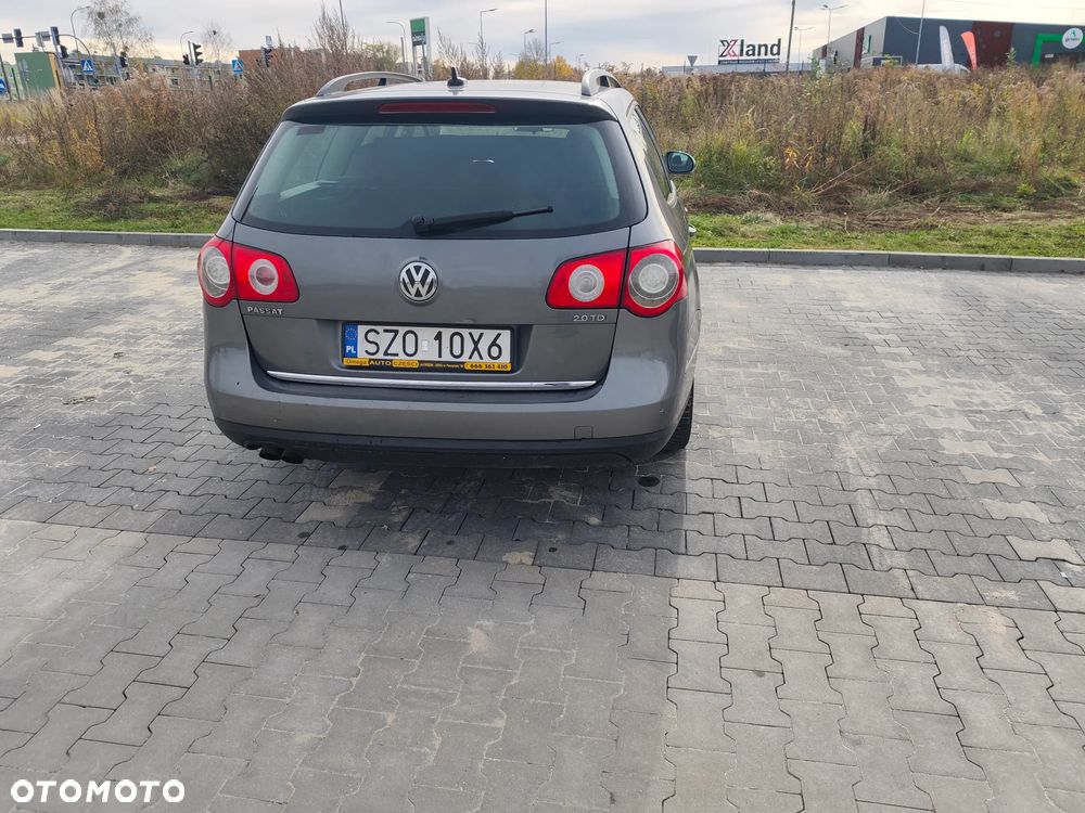 Volkswagen Passat - 4