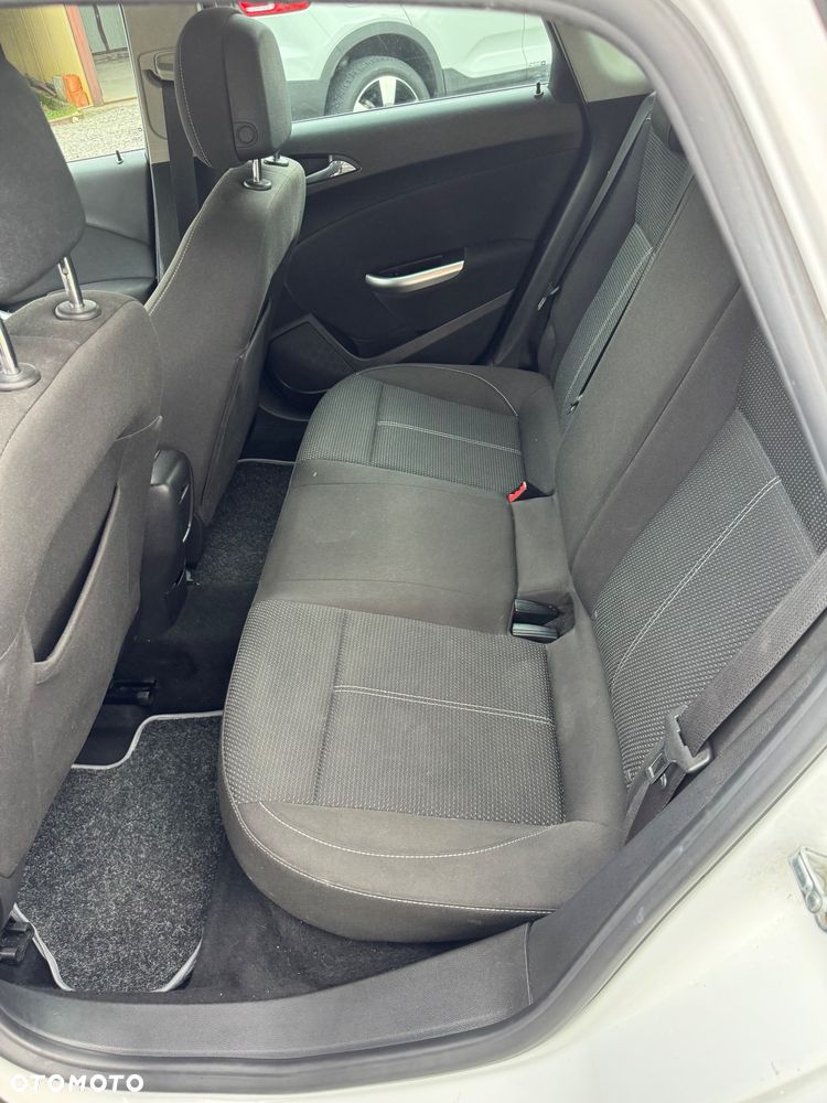 Opel Astra 1.4 T Essentia - 10