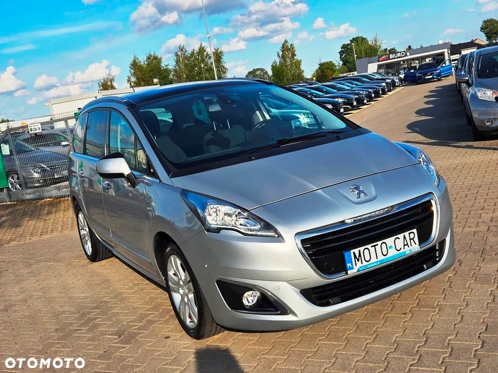Peugeot 5008 HDI 115 Allure - 24