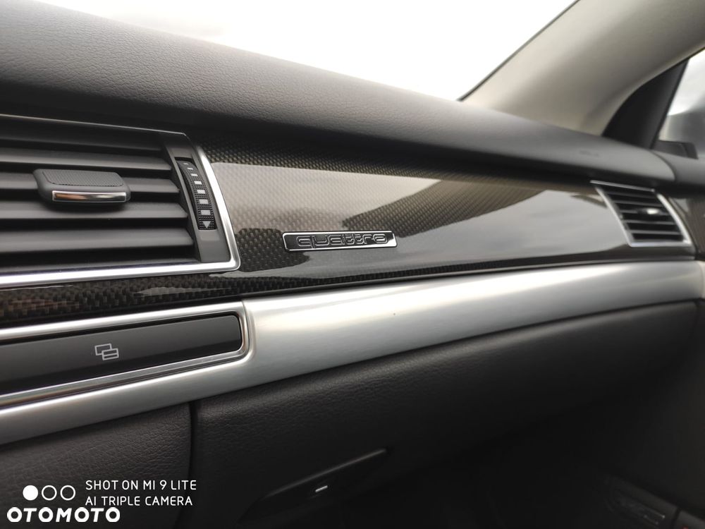 Audi S8 - 25